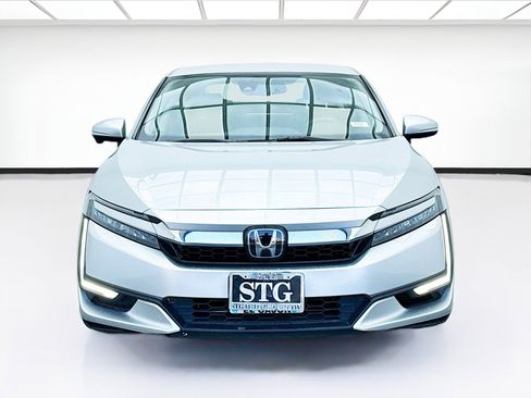 Used 2018 Honda Clarity Plug-In Hybrid image 2