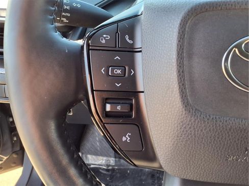 Used 2023 Toyota Prius Limited w/ Limited Premium Package image 28