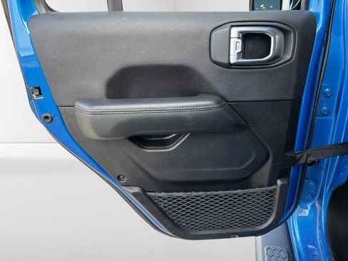 Used 2023 Jeep Wrangler Altitude image 21