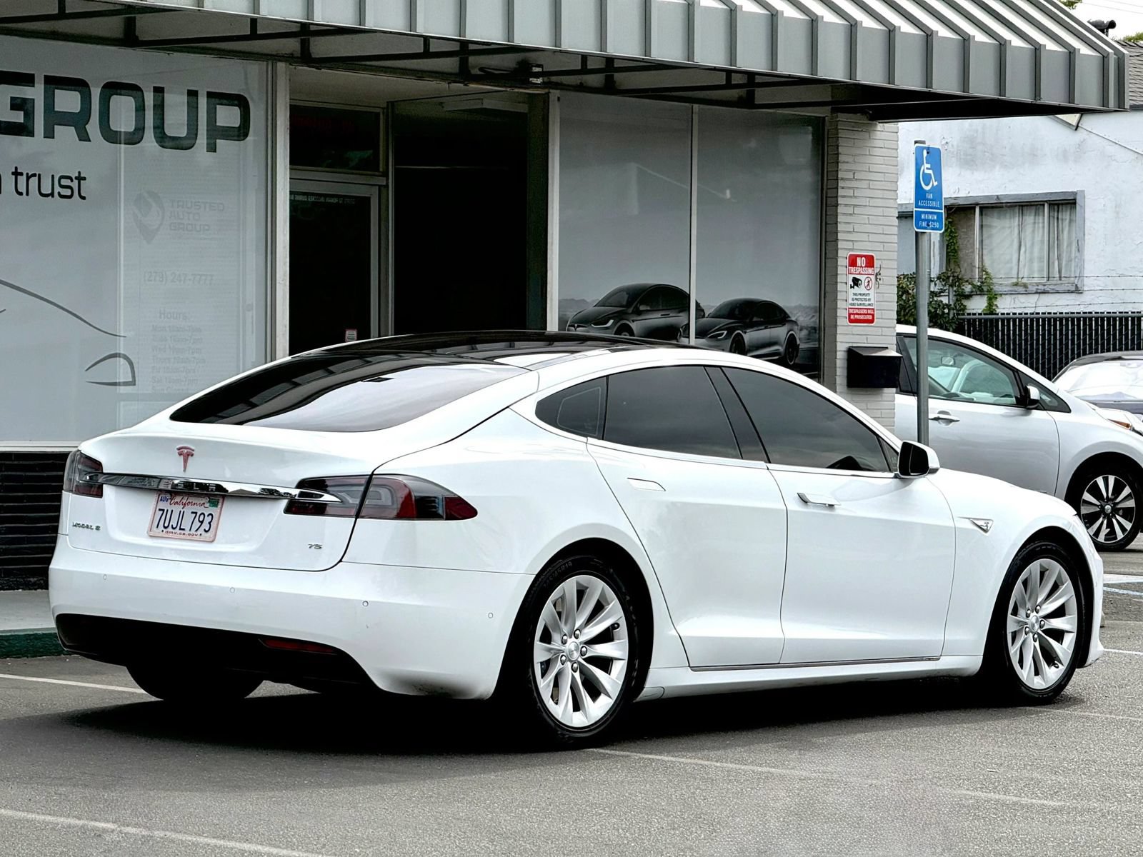 Used 2016 Tesla Model S 75 RWD image 4