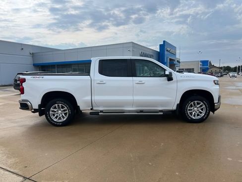 Certified 2019 Chevrolet Silverado 1500 LT w/ Convenience Package AWD/4WD image 8