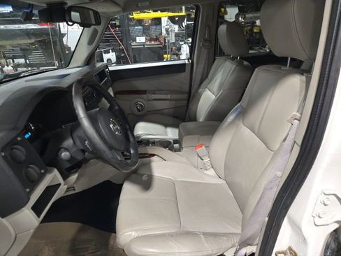 Used 2007 Jeep Commander Limited w/ Trailer Tow Group IV image 14