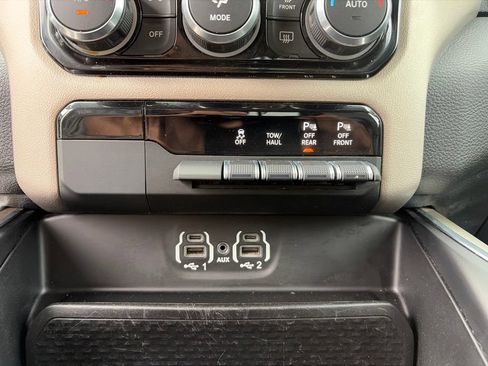 Used 2021 RAM 1500 Laramie AWD/4WD image 9