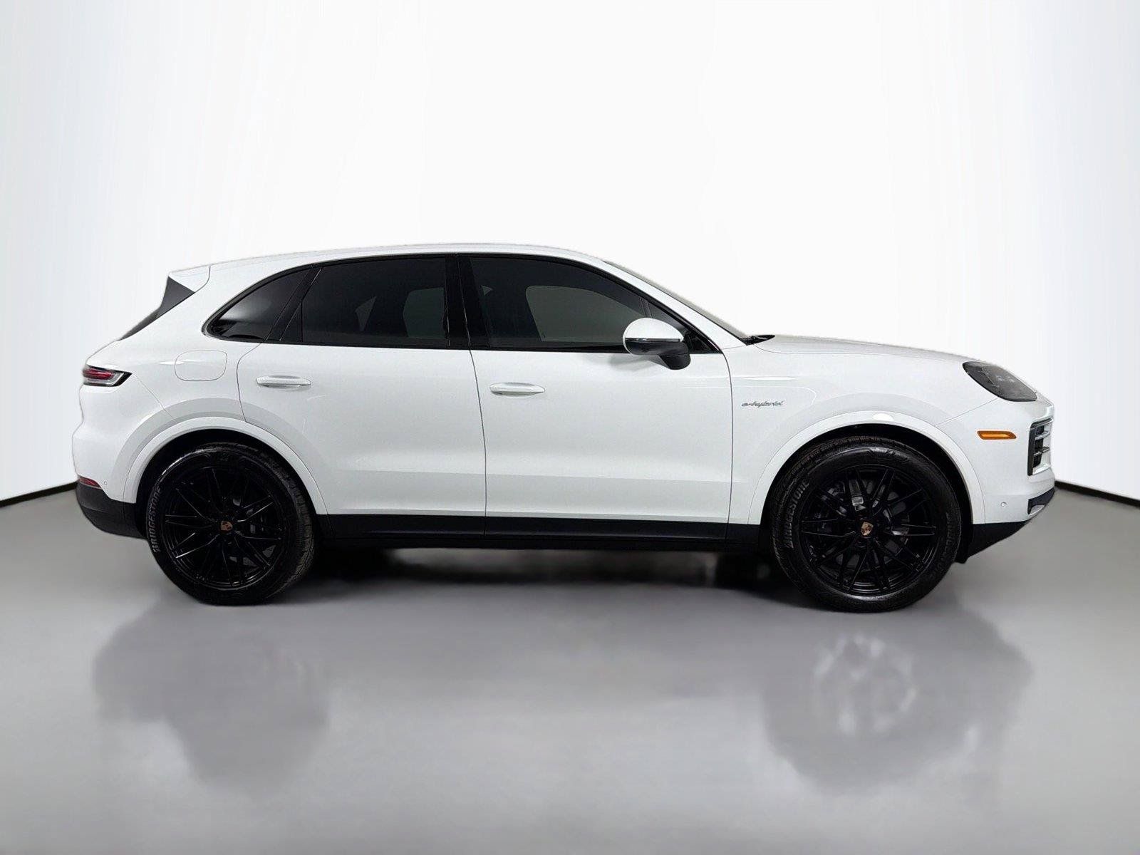 Certified 2025 Porsche Cayenne E-Hybrid AWD/4WD image 8