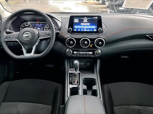 Certified 2025 Nissan Sentra SR image 14