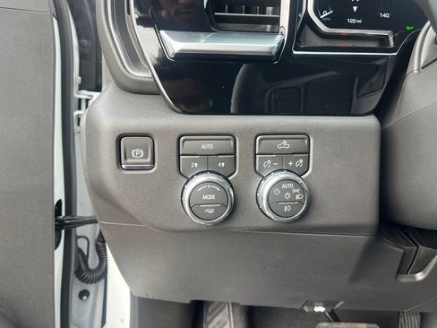 New 2026 GMC Sierra 1500 Elevation image 24
