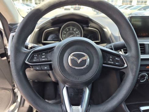 Used 2018 MAZDA MAZDA3 Sport w/ Preferred Equipment Package FWD image 17