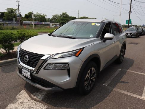 Certified 2022 Nissan Rogue SV image 9