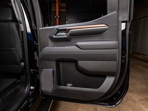 Used 2025 GMC Sierra 1500 Denali w/ Denali Reserve Package image 35