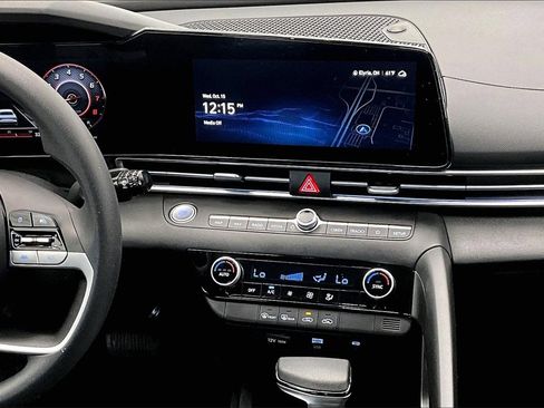 Certified 2024 Hyundai Elantra SEL image 6