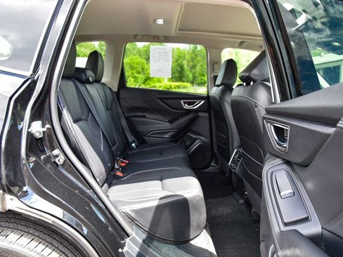 Used 2024 Subaru Forester Touring AWD/4WD image 11