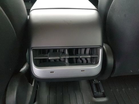 Used 2021 Tesla Model 3 Standard Range Plus image 22