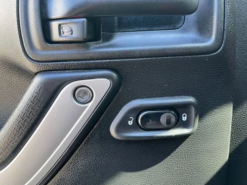 Used 2017 Jeep Wrangler Unlimited Rubicon image 17