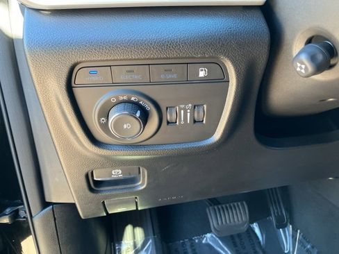 Used 2023 Jeep Grand Cherokee 30th Anniversary image 15