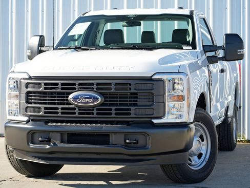 Used 2025 Ford F350 XL w/ XL Driver Assist Package image 3