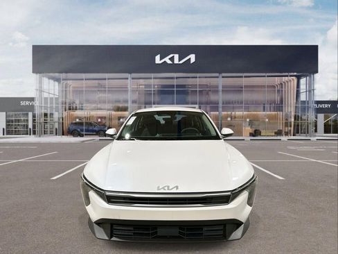 New 2025 Kia K4 LX image 3