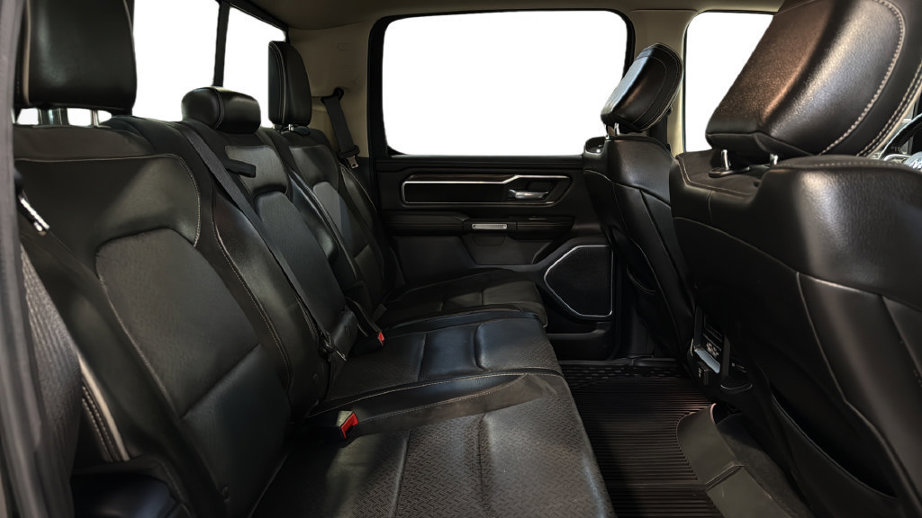 Used 2019 RAM 1500 Laramie AWD/4WD image 16