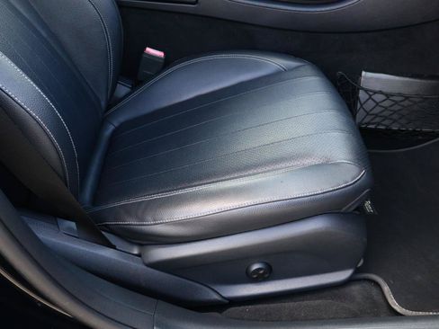 Used 2017 Mercedes-Benz E 300 image 18