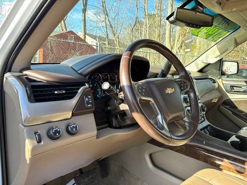 Used 2018 Chevrolet Tahoe LT image 15