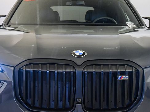 Used 2024 BMW X7 M60i w/ Climate Comfort Package AWD/4WD image 9
