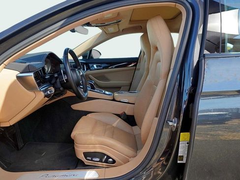 Used 2021 Porsche Panamera w/ Premium Package image 16
