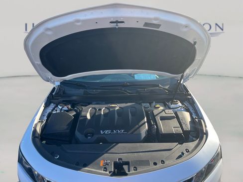 Used 2017 Chevrolet Impala Premier w/ Enhanced Convenience Package image 21