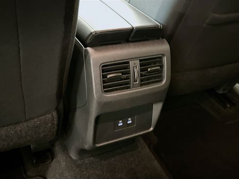 Used 2025 Nissan Rogue SV AWD/4WD image 27