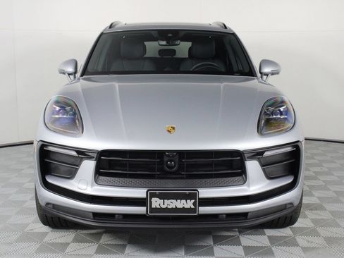 Certified 2026 Porsche Macan AWD/4WD image 10