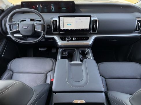 New 2025 Ford Expedition Platinum w/ Driver's Package image 42