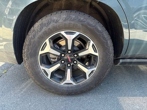 Used 2026 GMC Yukon AT4 w/ AT4 Premium Plus Package AWD/4WD image 9