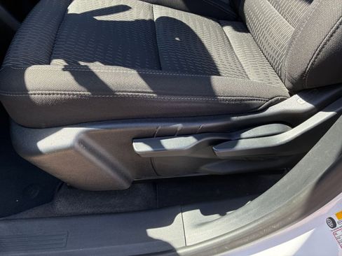 Used 2025 Chevrolet Equinox LT AWD/4WD image 19