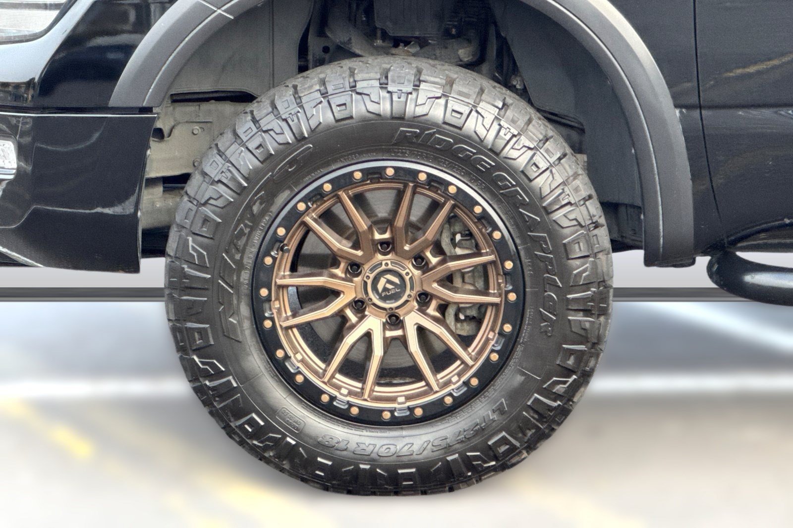 Used 2021 Nissan Titan PRO-4X w/ Pro-4x Convenience Package AWD/4WD image 12