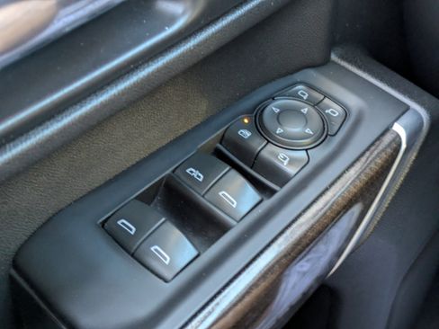 Used 2022 Chevrolet Silverado 3500 LT w/ Convenience Package image 22