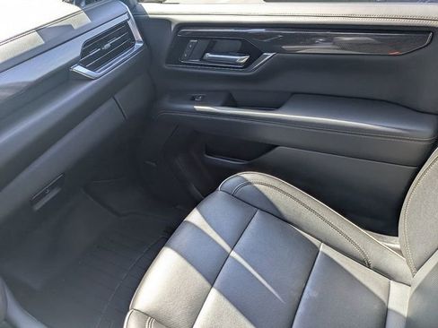 Used 2025 GMC Yukon XL Elevation w/ Elevation Premium Package image 16