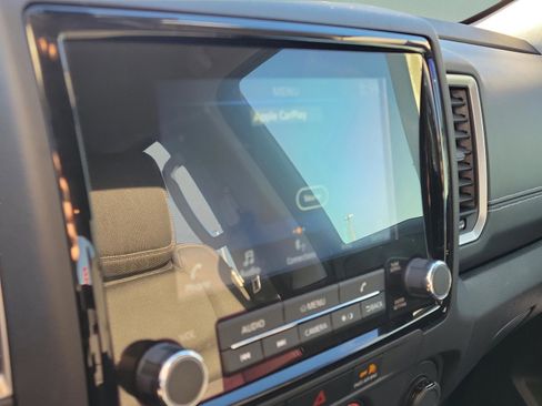 Used 2024 Nissan Frontier SV image 28