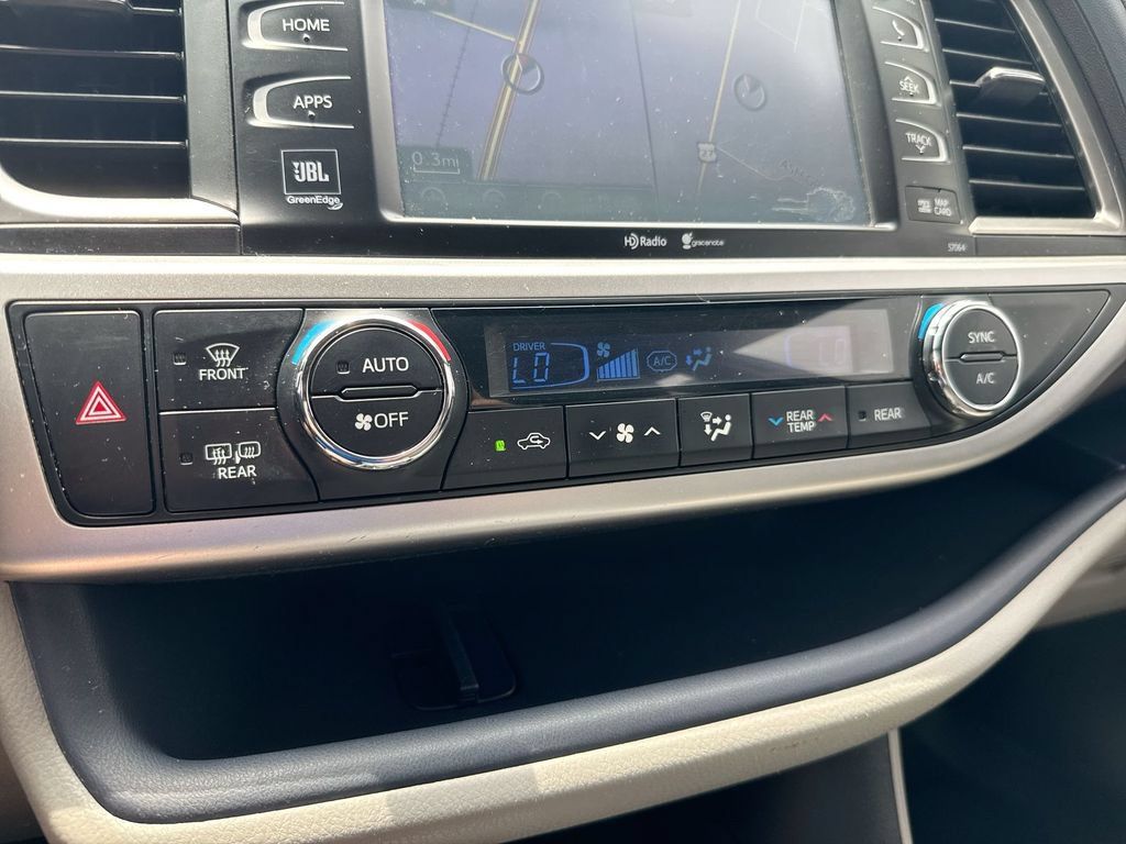 Used 2015 Toyota Highlander Limited AWD/4WD image 17