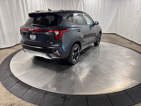 Certified 2025 Kia Seltos S image 8