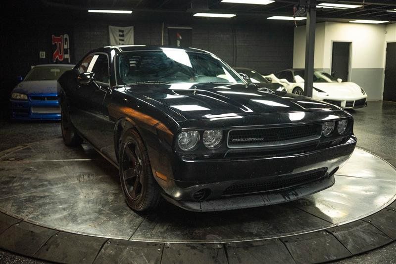 Used 2014 Dodge Challenger SXT RWD image 5