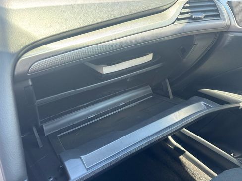 Used 2019 Ford Fusion SE FWD image 29