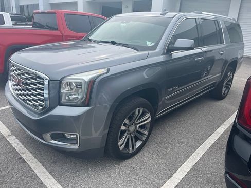 Used 2020 GMC Yukon XL Denali w/ Denali Premium Package RWD image 2