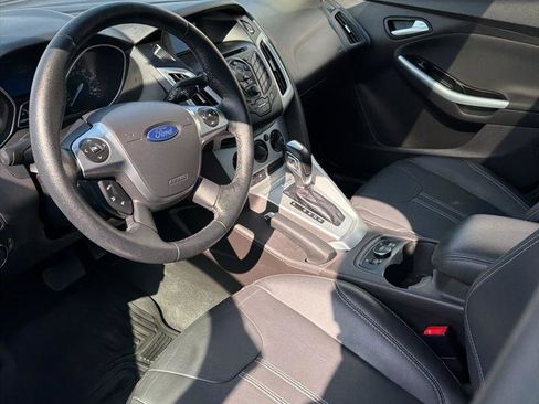 Used 2014 Ford Focus SE w/ Equipment Group 201A image 4