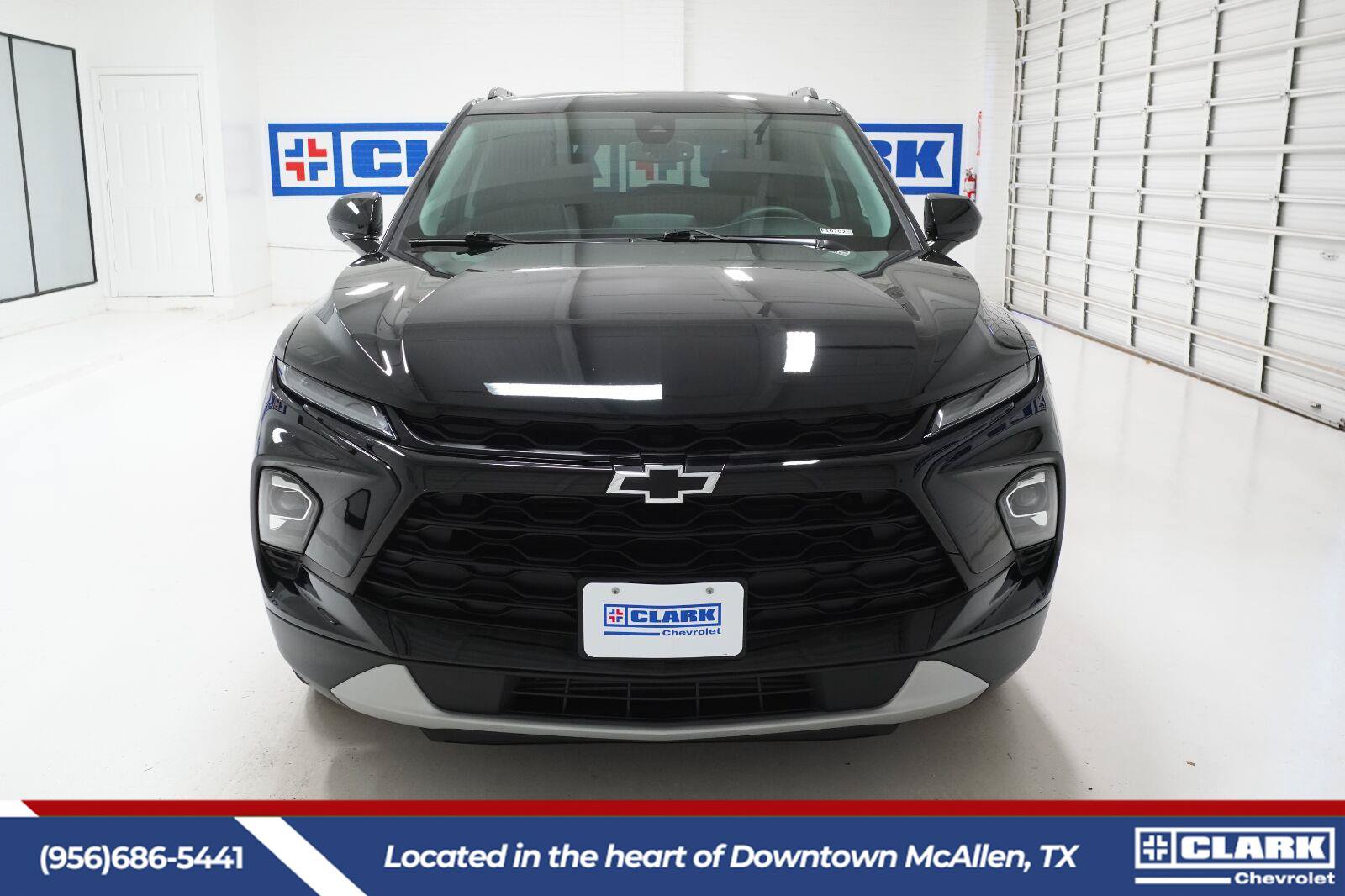 Used 2024 Chevrolet Blazer LT w/ Convenience Package FWD image 2