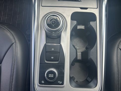 Used 2023 Ford Explorer XLT w/ Equipment Group 202A image 15