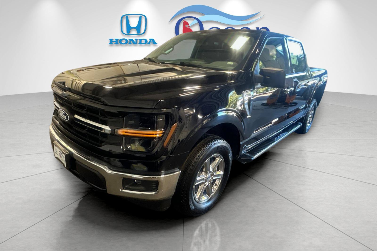 Used 2025 Ford F150 XLT w/ Equipment Group 301A Standard AWD/4WD image 7