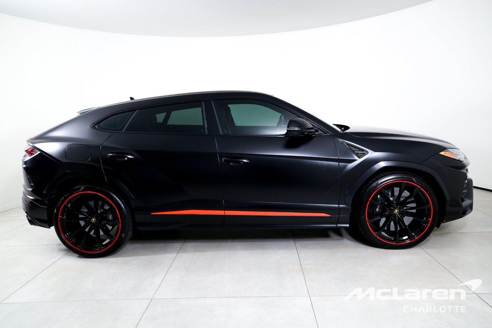 Used 2022 Lamborghini Urus AWD/4WD image 9