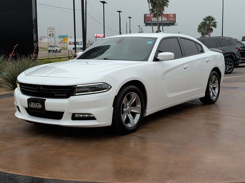 Used 2018 Dodge Charger SXT Plus RWD image 5