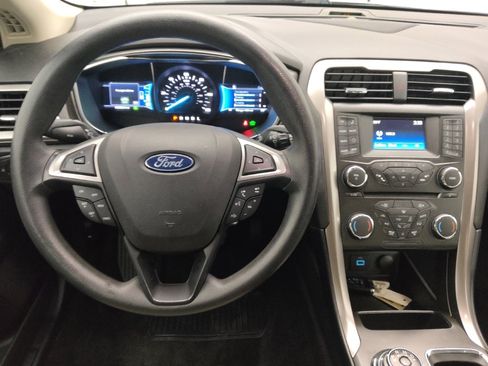 Used 2018 Ford Fusion S image 22