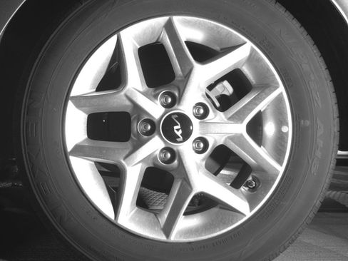Used 2025 Kia Soul LX w/ LX Technology Package FWD image 14