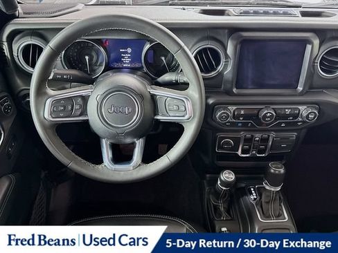 Used 2023 Jeep Wrangler Unlimited Sahara AWD/4WD image 28