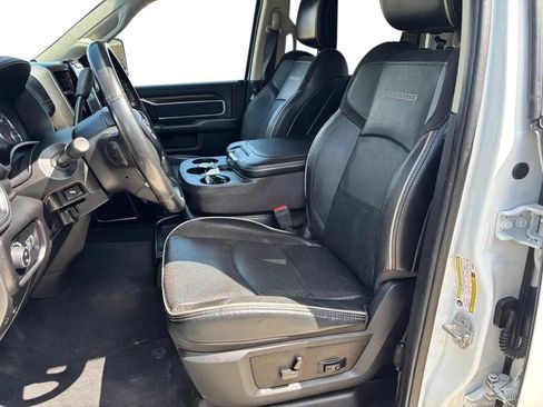 Used 2024 RAM 2500 Laramie AWD/4WD image 25